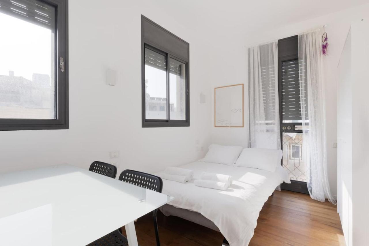 Elegant Apartment W Balcony & Mamad In Heart Of Tel Aviv By Sea N' Rent Exterior foto