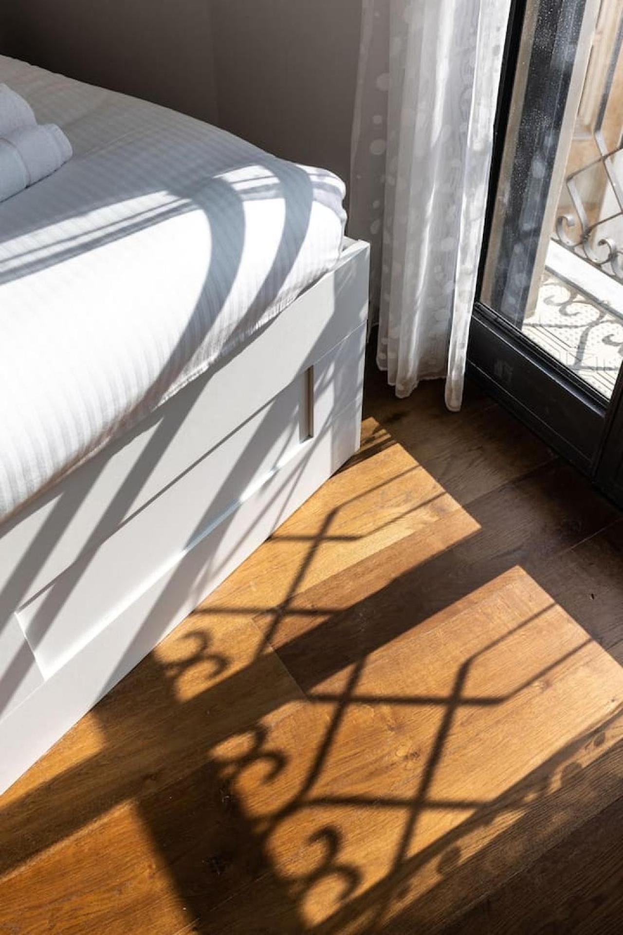 Elegant Apartment W Balcony & Mamad In Heart Of Tel Aviv By Sea N' Rent Exterior foto